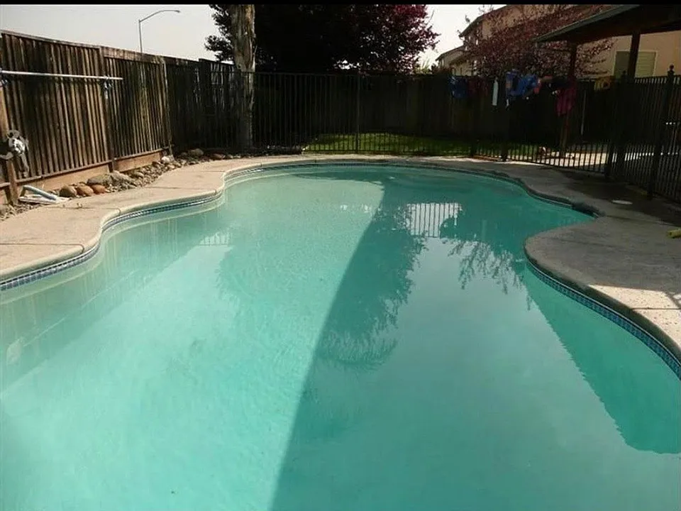 2801 Saxton Dr