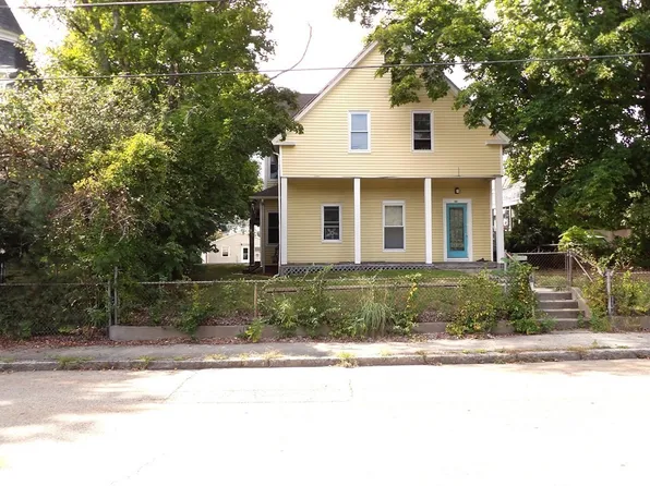 64 Chase Ave, Webster, MA 01570