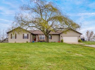 735 Sassafras Rd, Spokane, MO 65754