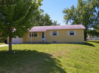 923 W 6th St, Newton, KS 67114