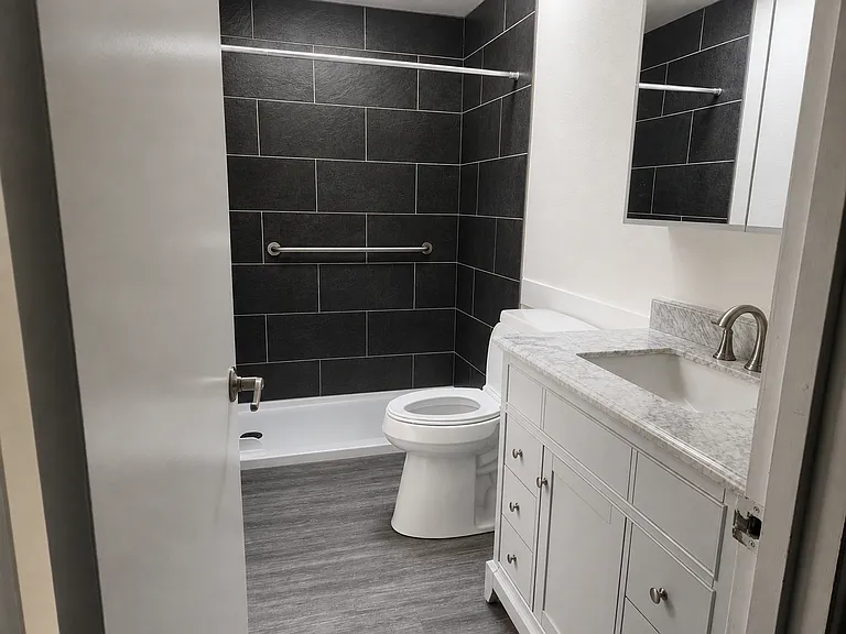 En-Suite Bathroom