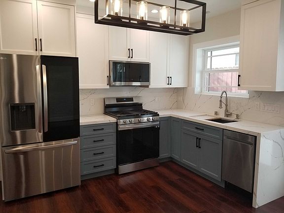 2nd image of 8999 Gladbeck Ave