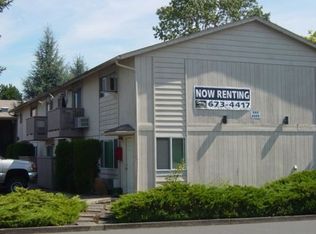 555 W Agee St APT 29, Roseburg, OR 97471