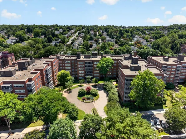 240 Garth Road #4H2, Scarsdale, NY 10583