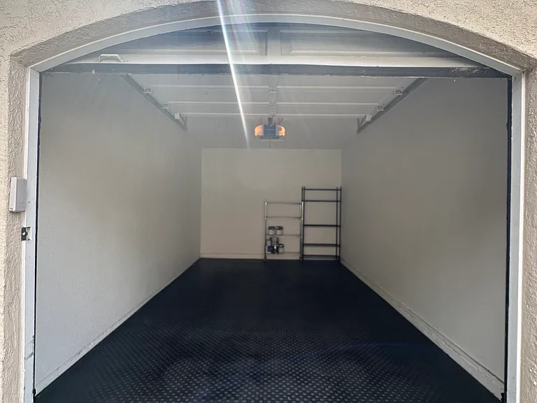 1-car garage