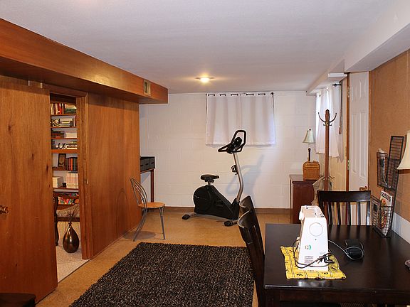 4th image of 423 Paulson Dr