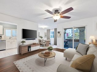 220 Fellsview Ter APT 221, Stoneham, MA 02180