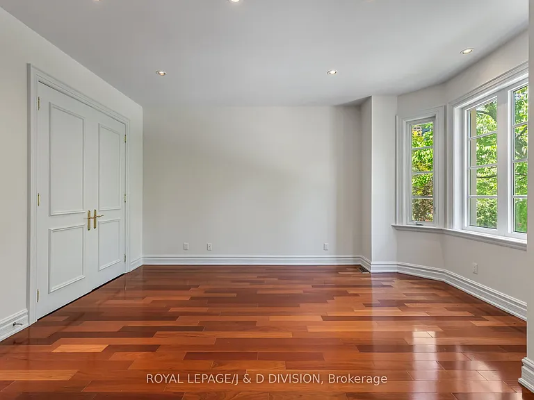 8 Huntley St — Photo 25