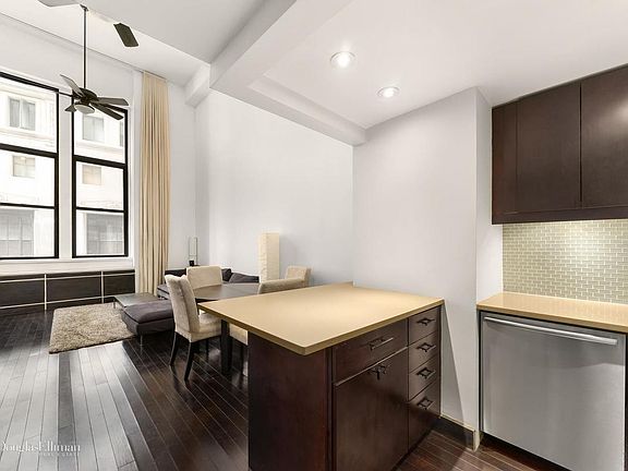 4th image of 3 Hanover Sq APT 2C