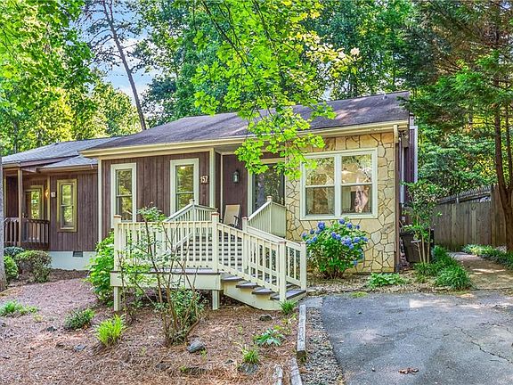 3rd image of 157 Carrisbrooke Ln
