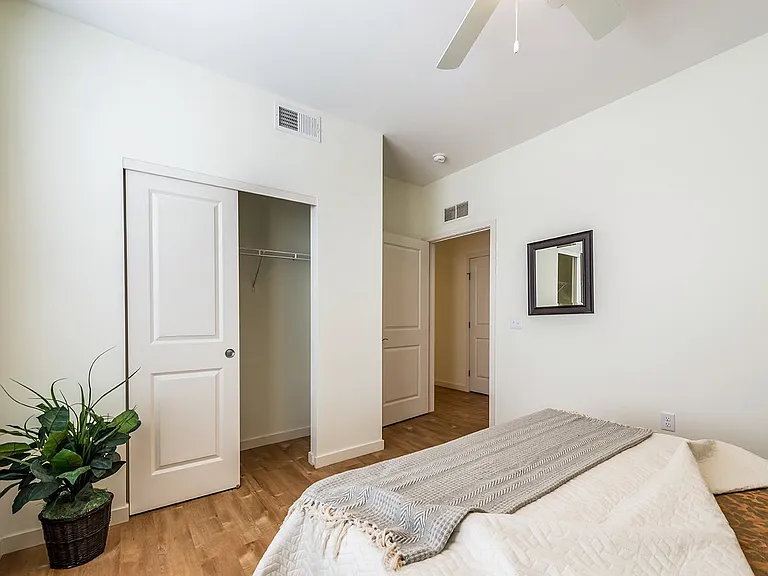 Legacy Pointe at Poindexter Apartments — Photo 13