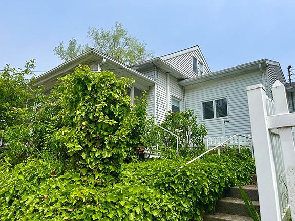 2nd image of 102 N Pier St