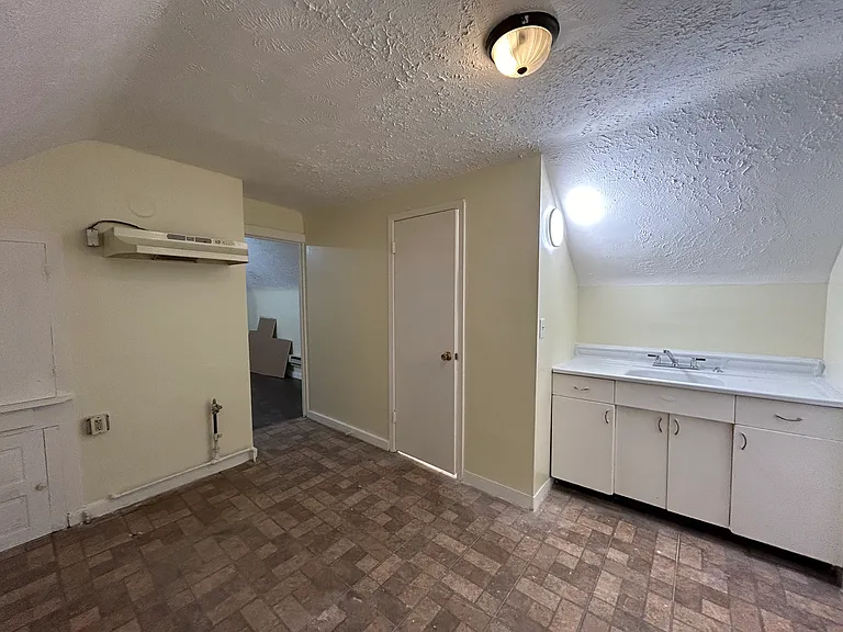 9617 Silk Ave #3 — Photo 2