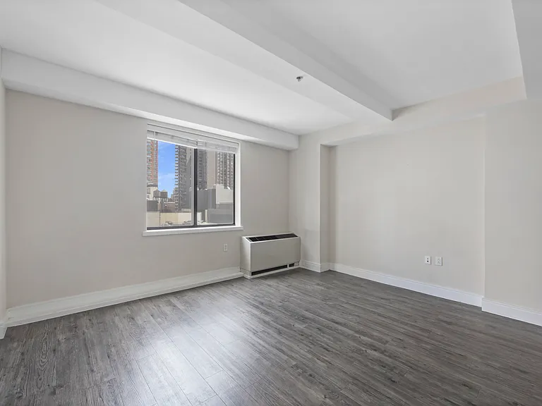 354 E 91st St #1004 — Photo 3