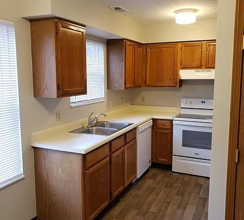 2nd image of 1855 Mechanicsburg Rd #1