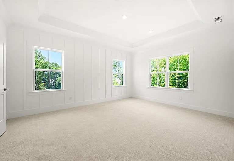2815 Medford Dr — Photo 29