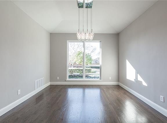 4th image of 17104 Graystone Dr