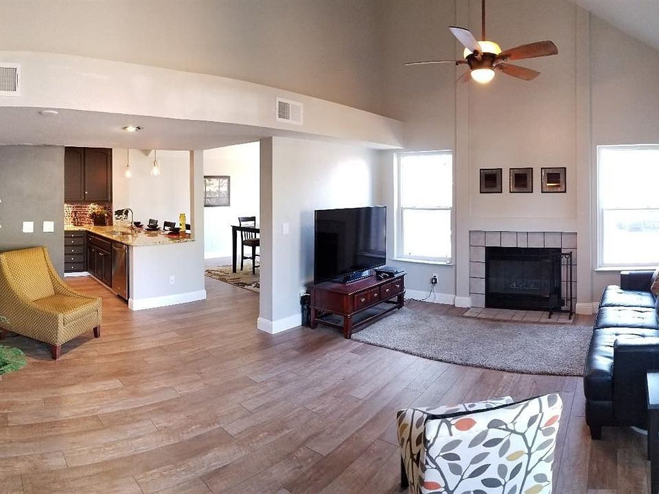 2nd image of 617 Springfield Cir
