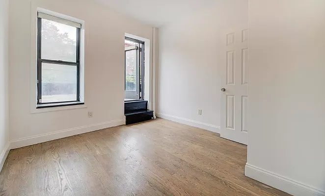 Rented by REAL New York | media 7