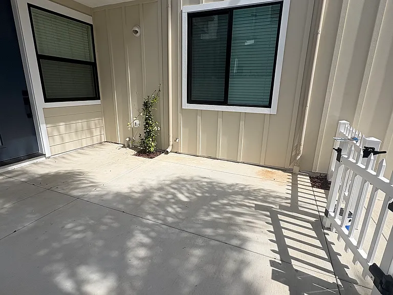 260 Donax Ave — Photo 3