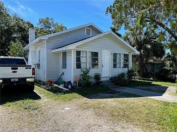 2nd image of 3762 Desoto Ave
