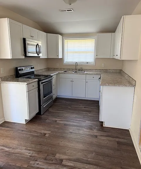 143 Turlington Dr — Photo 2
