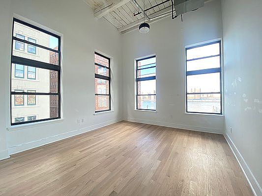 2nd image of 25 Jay St #510