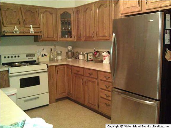 4th image of 173 Cromwell Ave
