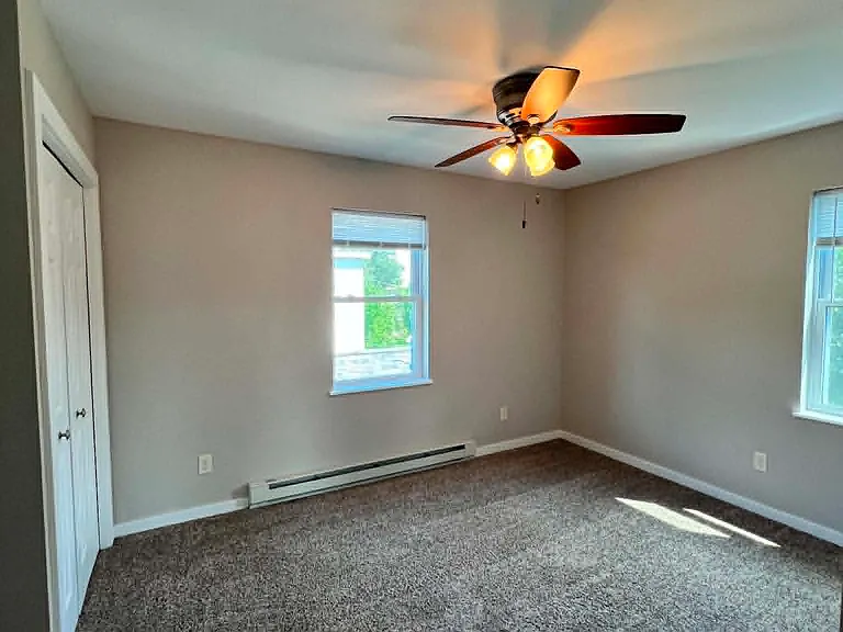 201 E Division St #2 — Photo 7