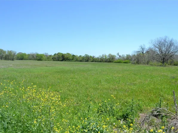 5568 Bleiblerville Rd, Bleiblerville, TX 78931