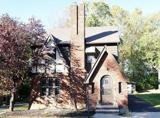 3415 Superior Park Dr, Cleveland Heights, OH 44118