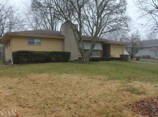 210 Sherwood Way, Bloomington, IL 61701