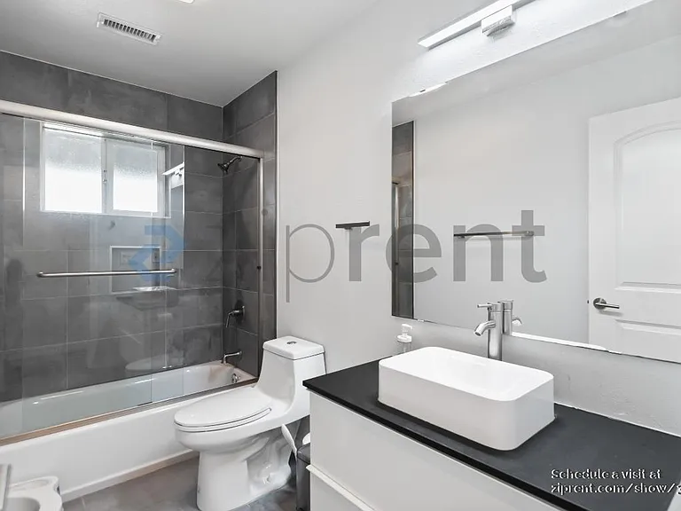 1796 Wyrick Ave — Photo 20