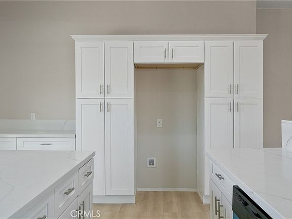5th image of 6586 Lupine Ave