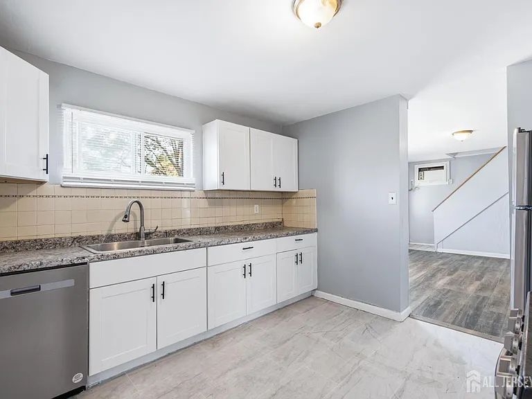 115 N Main St — Photo 8