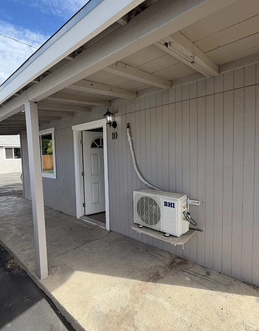 2 bed, 1.0 bath, $1,250 — Photo 1