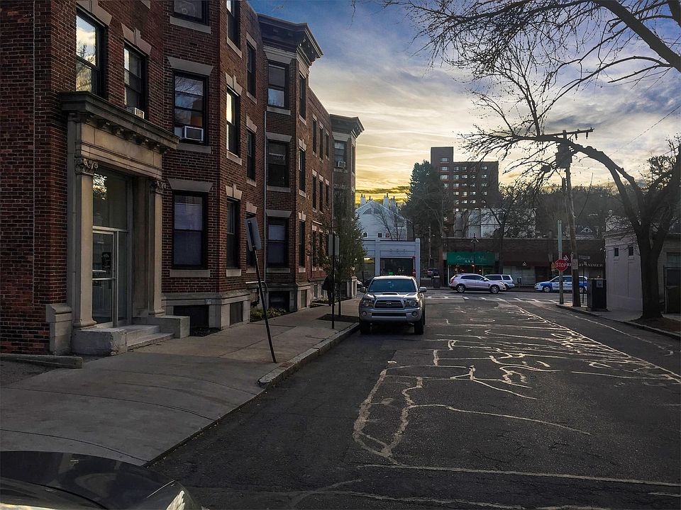 2nd image of 395 Harvard St #A