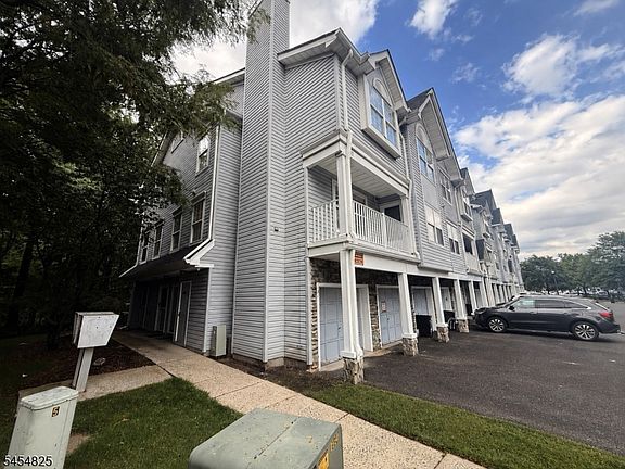2nd image of 151 Prestwick Way