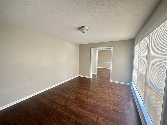 4th image of 5257 Longmeadow Dr