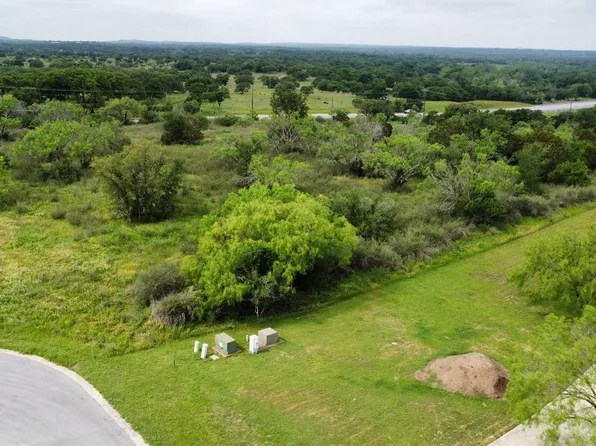 Running Brook Trl, Spicewood, TX 78669