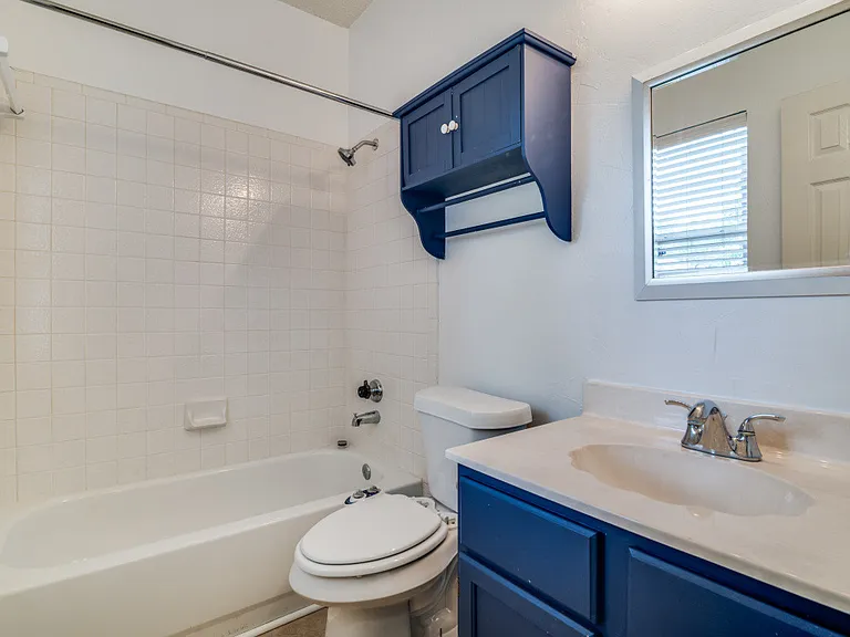 1806 Pendleton Rd — Photo 9