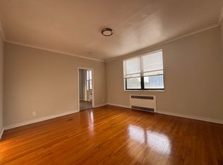 276-407 Collins St, Hartford, CT 06105