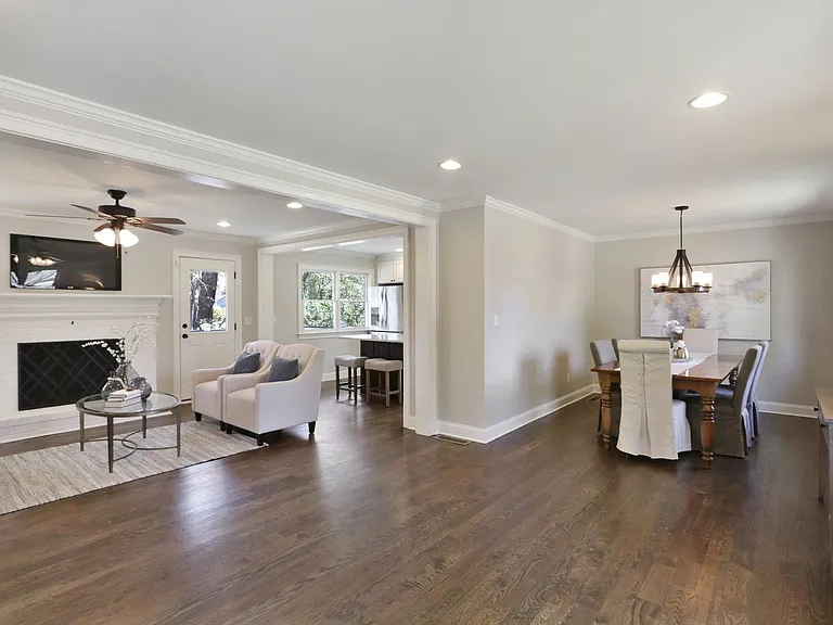 220 Mansell Cir — Photo 5