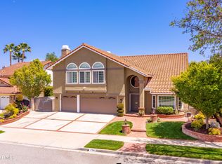 796 Azure Hills Dr, Simi Valley, CA 93065