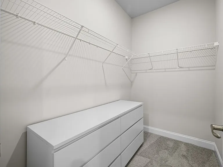 713 Greenwich Pl — Photo 28