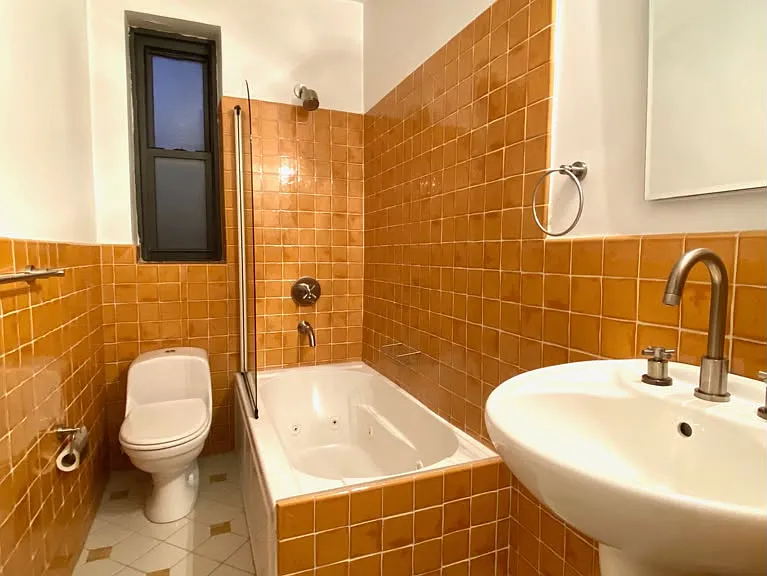 303 E 37th St #5E — Photo 10