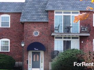 5 Admiralty Dr APT 6, Middletown, RI 02842
