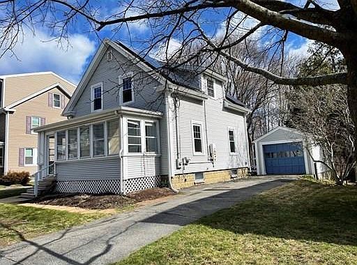 3rd image of 195 Bolton St