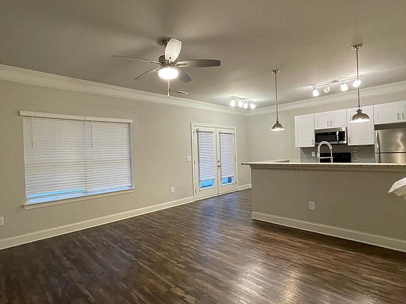 4th image of 72 Madaline Ln