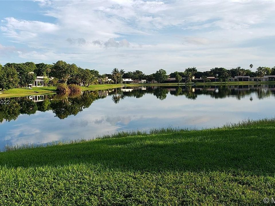 1st image of 19400 E Lake Dr